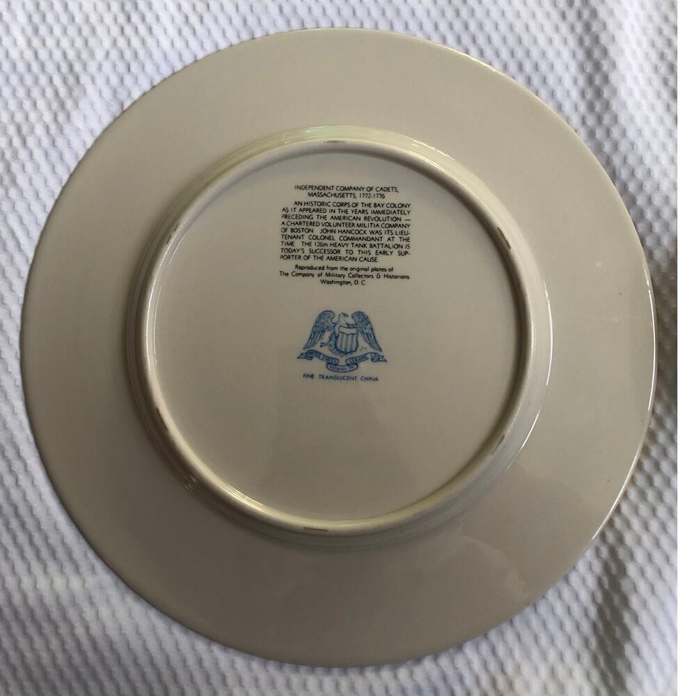 Vtg.US Ceramics Historical American Uniforms Set of 2 Collectors Plates 10.5" - Picture 4 of 9